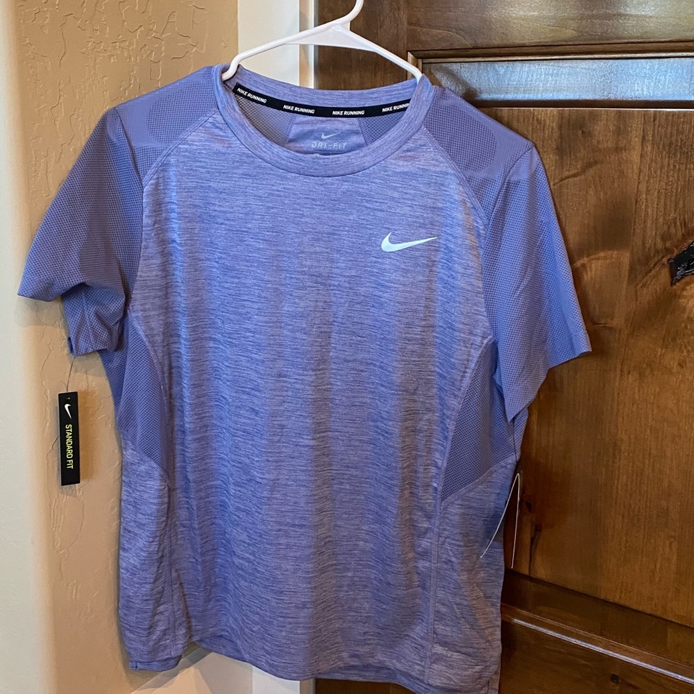 Women’s Nike Top NWT